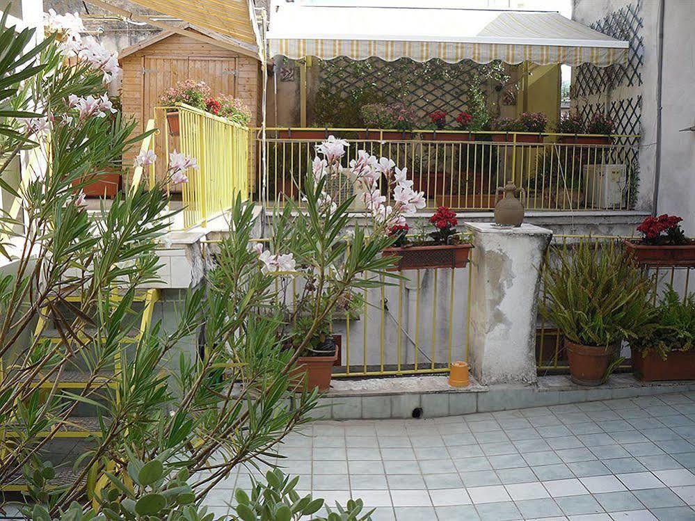 Bed And Breakfast I Vicoletti Di Napoli Exterior foto